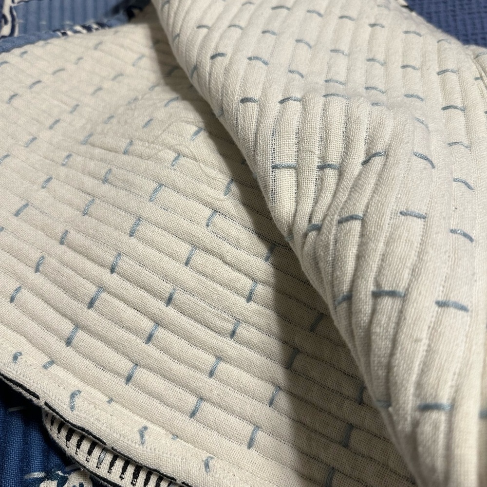 Muslin throw - Picture 5 of 5